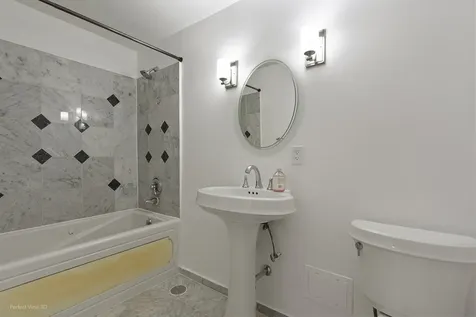 5740 North Sheridan Road Chicago IL 60660
