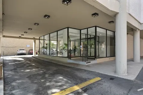 5740 North Sheridan Road Chicago IL 60660