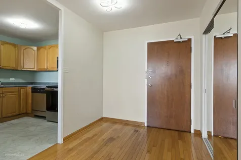 5740 North Sheridan Road Chicago IL 60660