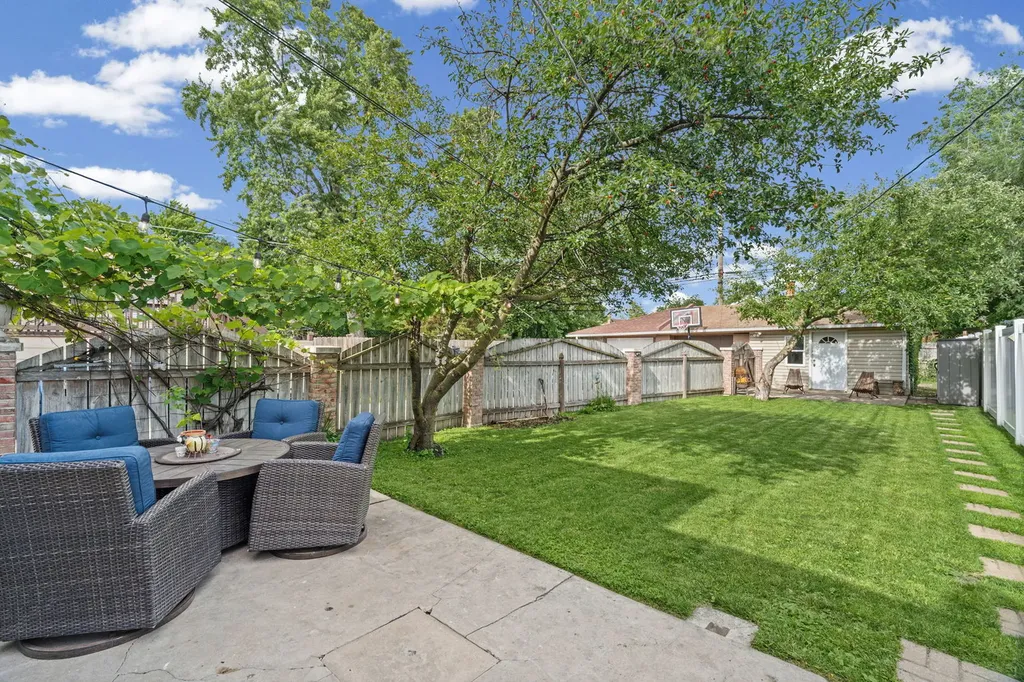 3239 North Osceola Avenue Chicago IL 60634