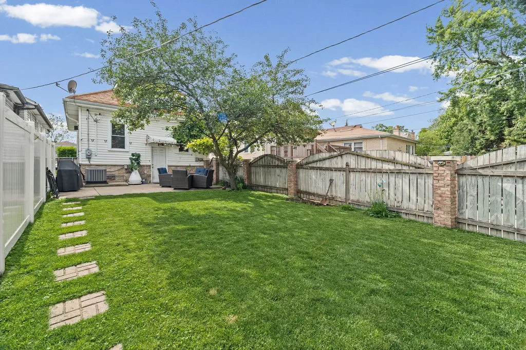 3239 North Osceola Avenue Chicago IL 60634
