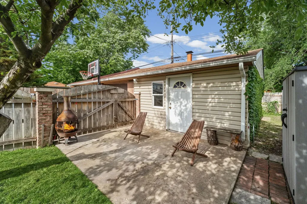 3239 North Osceola Avenue Chicago IL 60634