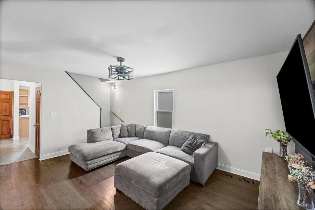 3239 North Osceola Avenue Chicago IL 60634