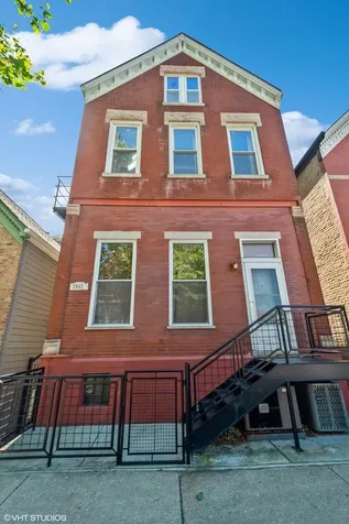 2042 North Winchester Avenue Chicago IL 60614