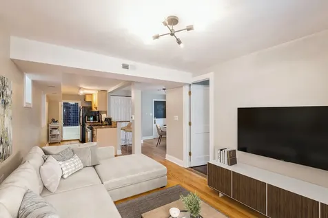 2042 North Winchester Avenue Chicago IL 60614
