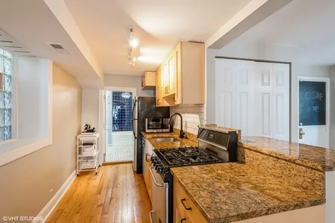 2042 North Winchester Avenue Chicago IL 60614
