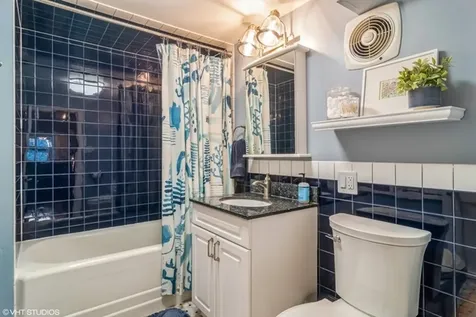 2042 North Winchester Avenue Chicago IL 60614