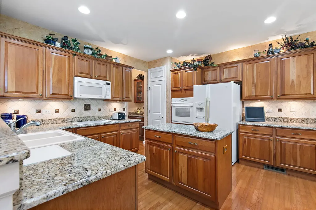 13048 Farm Hill Drive Huntley IL 60142