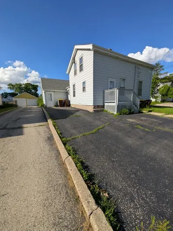726 South Jefferson Street Woodstock IL 60098