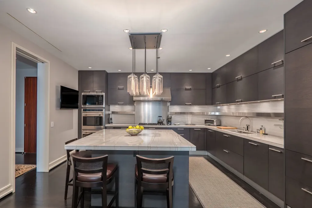 77 East Walton Street Chicago IL 60611