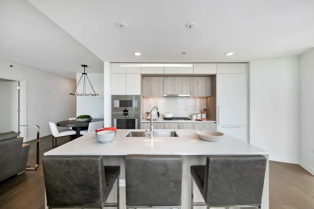 211 North Harbor Drive Chicago IL 60601