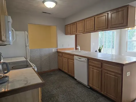 7716 Creek Rockford IL 61114