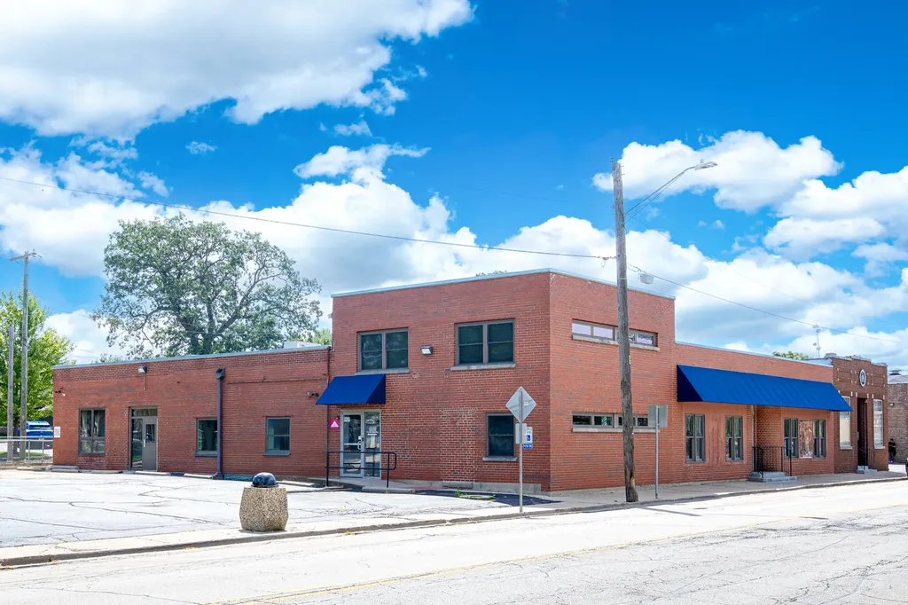 131 Fremont Street West Chicago IL 60185