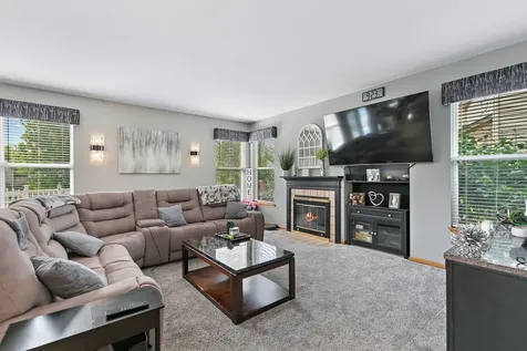1961 Broadsmore Drive Algonquin IL 60102