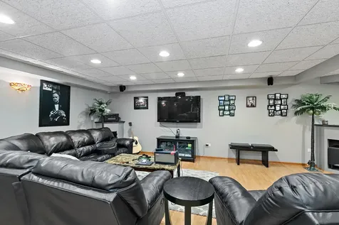 1961 Broadsmore Drive Algonquin IL 60102