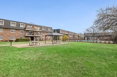 3223 West Parkway Drive Northbrook IL 60062