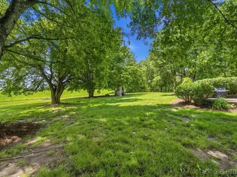 43W683 Hawkeye Drive Elburn IL 60119