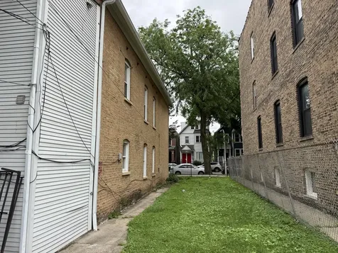 1634 North Rockwell Street Chicago IL 60647