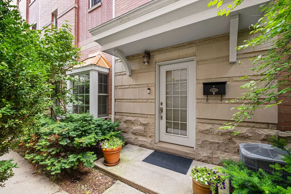 1815 North Sheffield Avenue Chicago IL 60614
