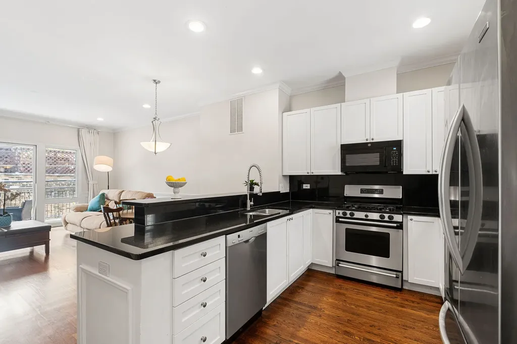 1815 North Sheffield Avenue Chicago IL 60614