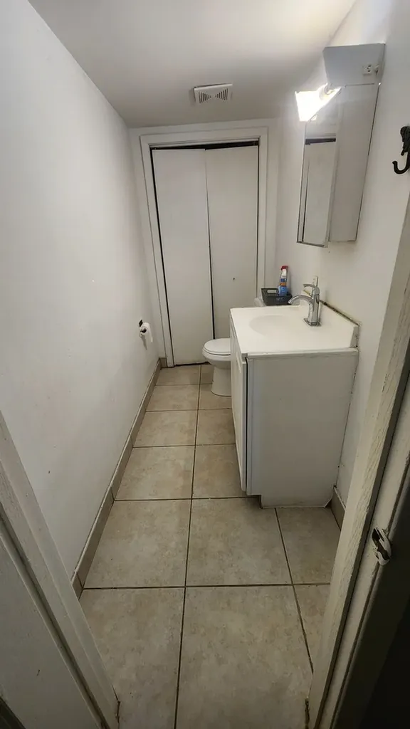420 Robinhood Drive Aurora IL 60505