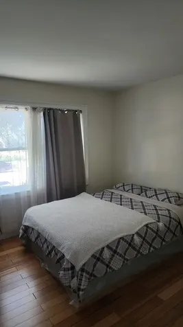 420 Robinhood Drive Aurora IL 60505