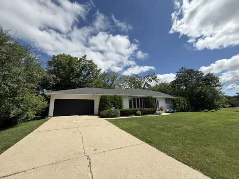 4 Yorkshire Drive Lincolnshire IL 60069