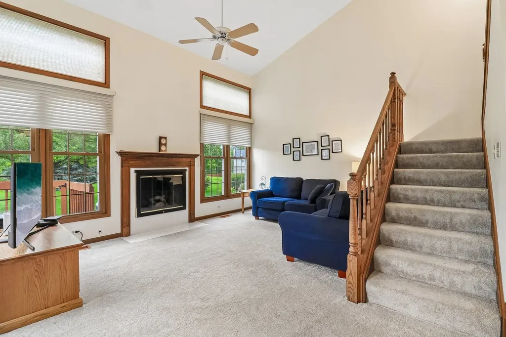 955 Heathrow Lane Naperville IL 60540