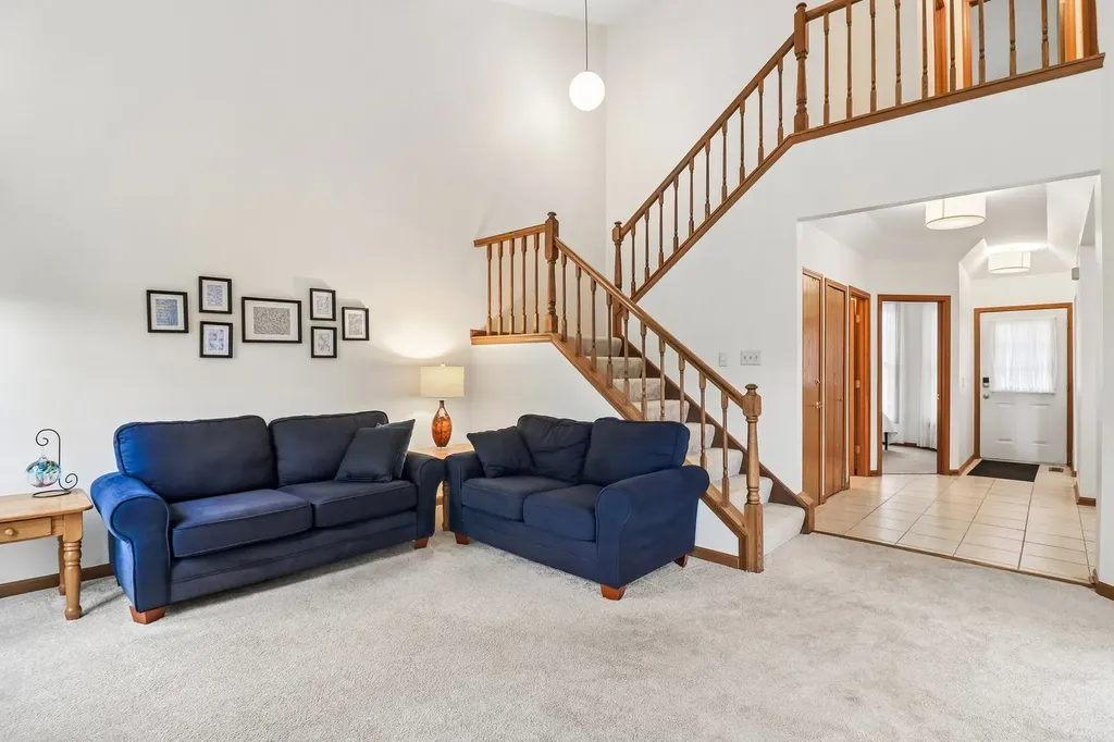 955 Heathrow Lane Naperville IL 60540