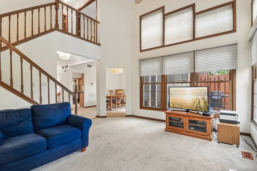 955 Heathrow Lane Naperville IL 60540