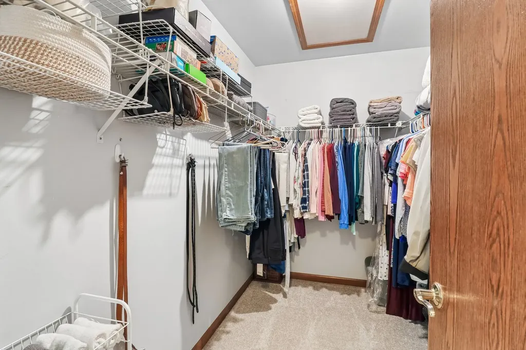 955 Heathrow Lane Naperville IL 60540