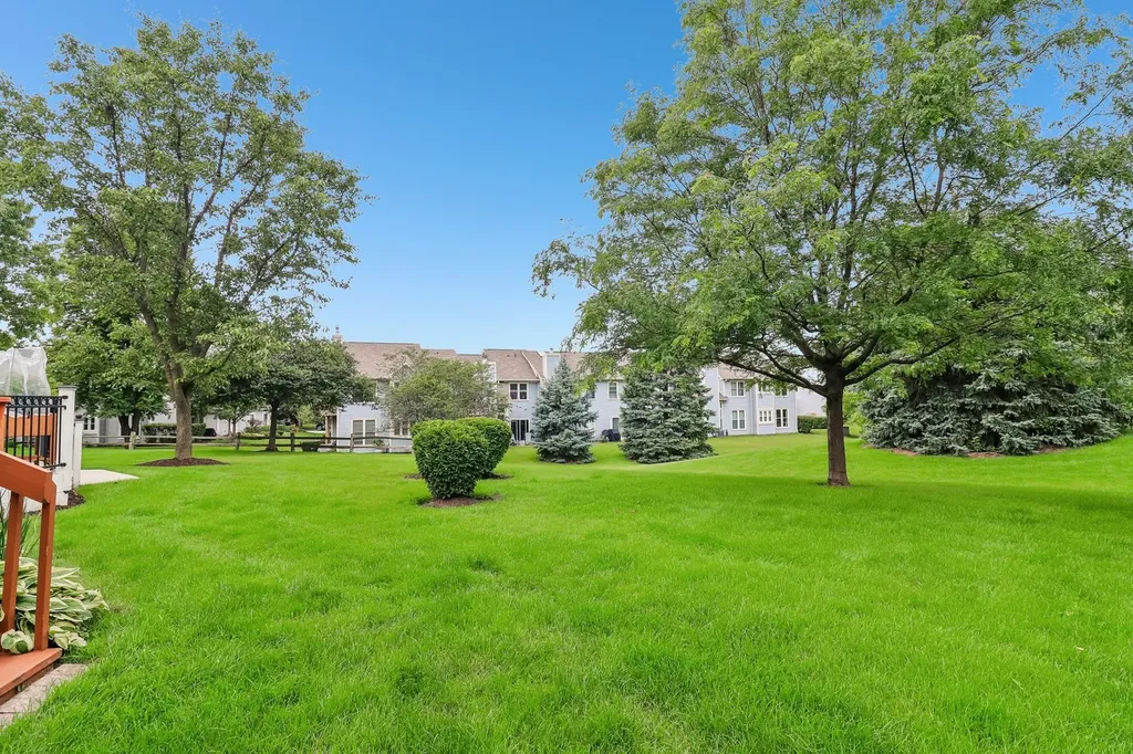 955 Heathrow Lane Naperville IL 60540