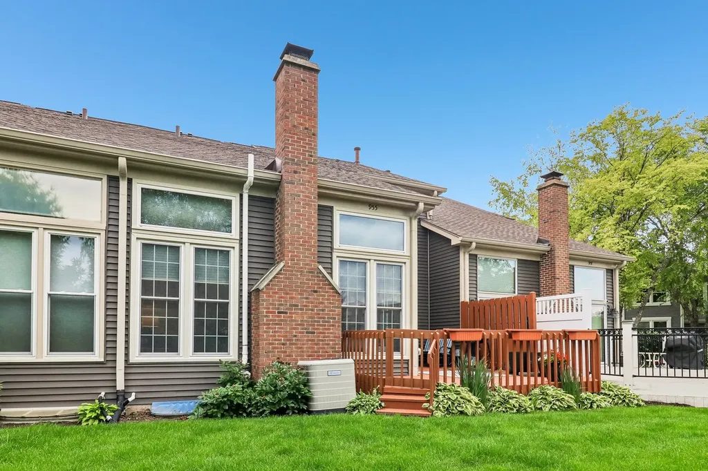 955 Heathrow Lane Naperville IL 60540