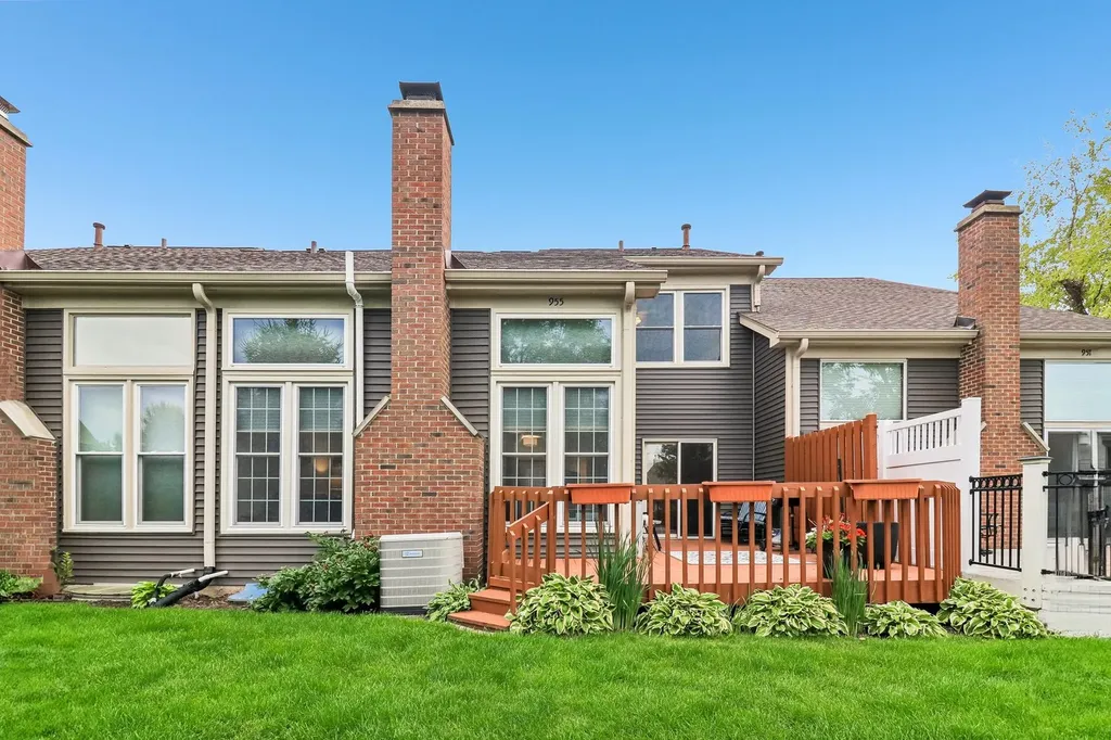 955 Heathrow Lane Naperville IL 60540