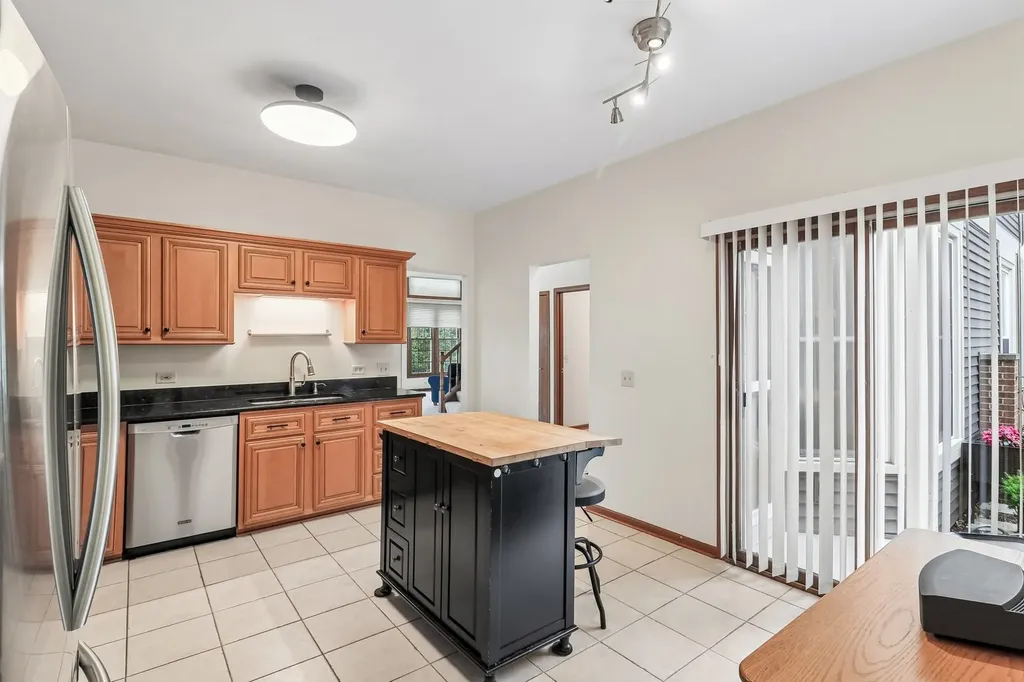 955 Heathrow Lane Naperville IL 60540