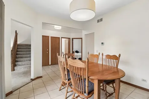 955 Heathrow Lane Naperville IL 60540