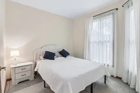 955 Heathrow Lane Naperville IL 60540