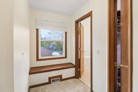 955 Heathrow Lane Naperville IL 60540