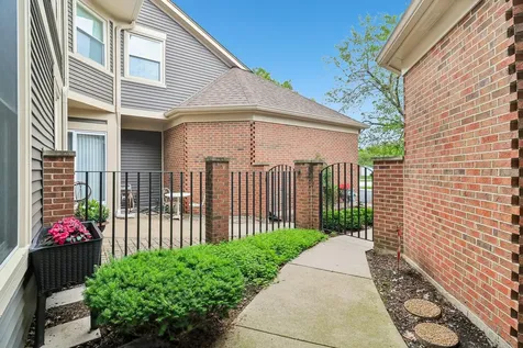 955 Heathrow Lane Naperville IL 60540