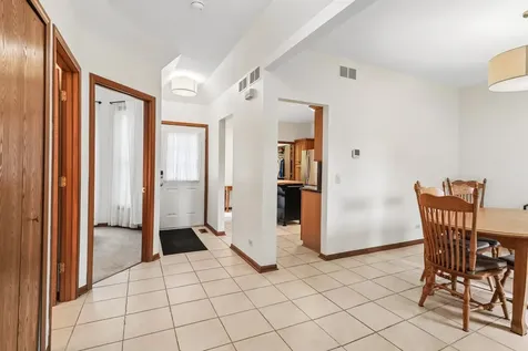 955 Heathrow Lane Naperville IL 60540