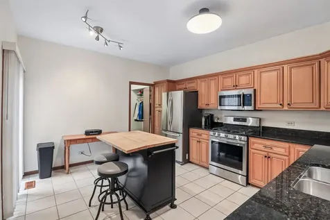 955 Heathrow Lane Naperville IL 60540