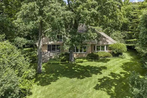 48 Indian Hill Road Winnetka IL 60093