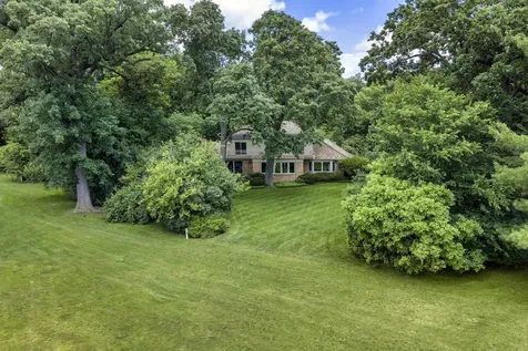 48 Indian Hill Road Winnetka IL 60093