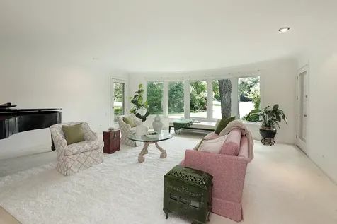 48 Indian Hill Road Winnetka IL 60093