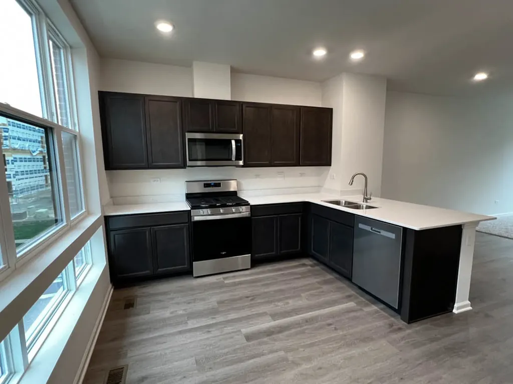 392 Summit Circle Lombard IL 60148