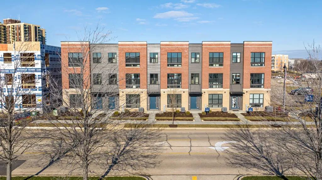 392 Summit Circle Lombard IL 60148