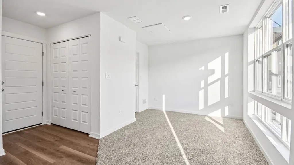 392 Summit Circle Lombard IL 60148