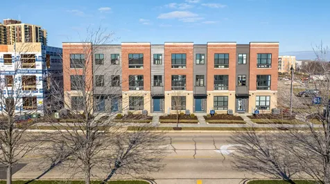 392 Summit Circle Lombard IL 60148