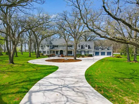 37132 North Black Velvet Lane Wadsworth IL 60083