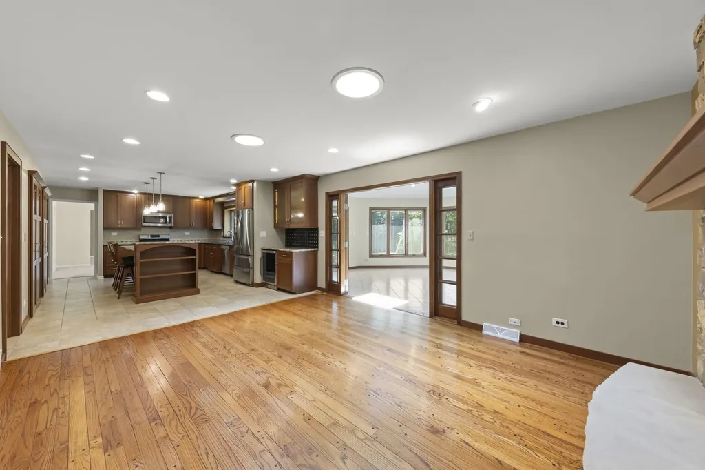 26W257 Blackhawk Drive Wheaton IL 60189